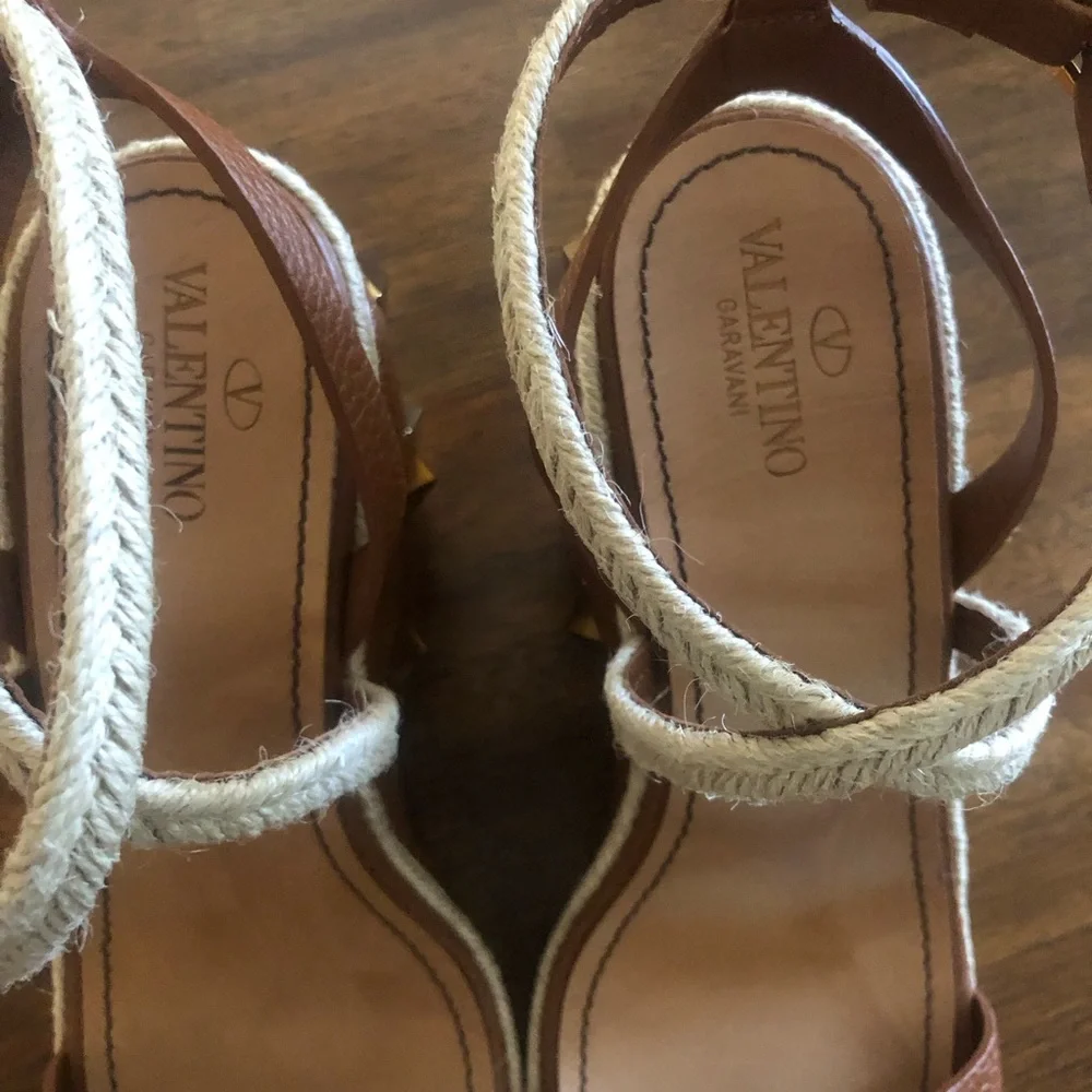 NIB $1150 Valentino Garavani Roman Stud Quilted Wedge Espadrilles in size 8/38!